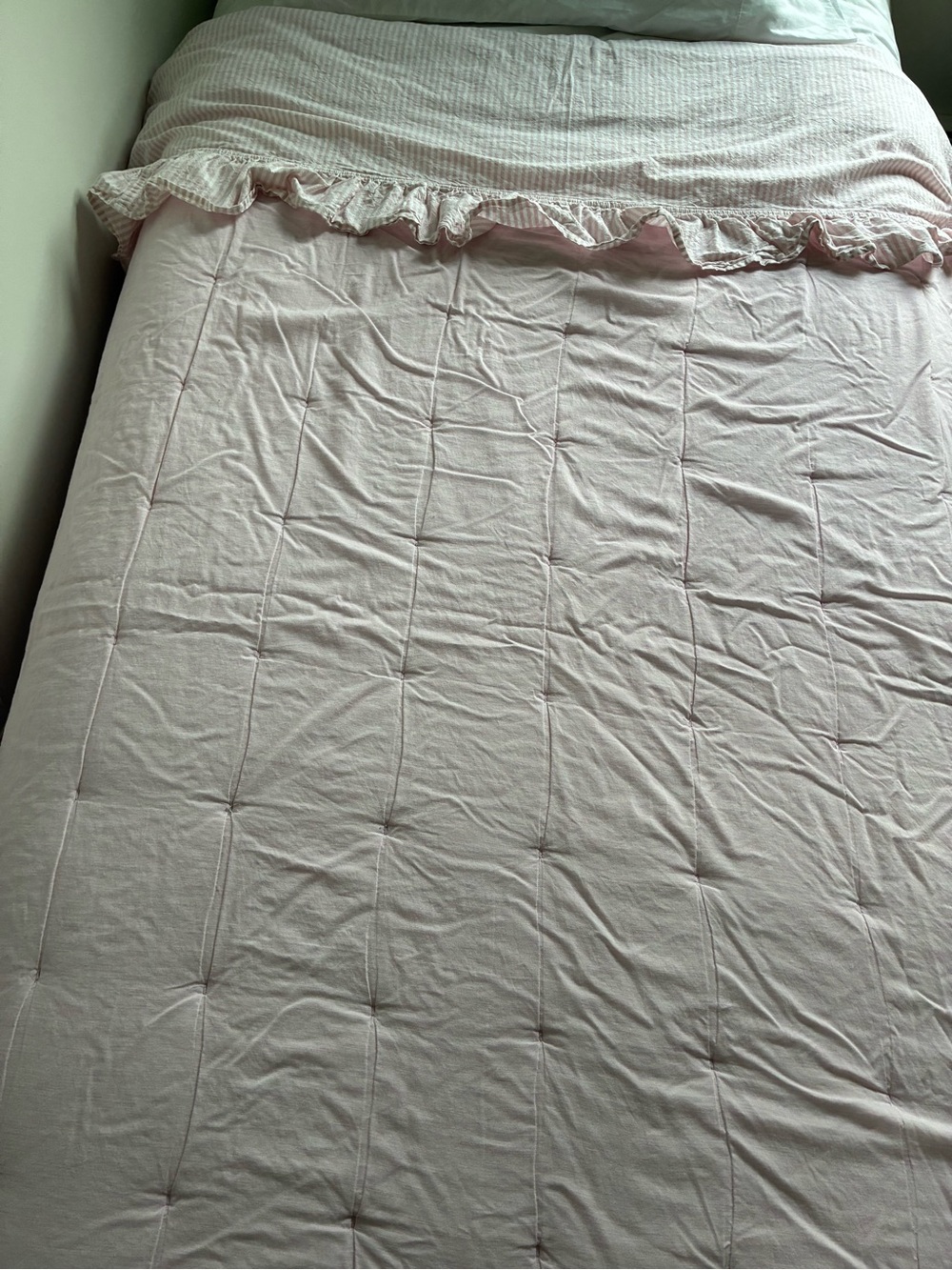 Pottery Barn Kids Twin Pink Quilt / Blanket & PB Teen Ruffled Flat Sheet Set